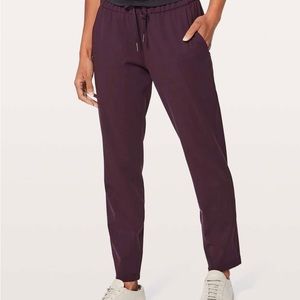 Black lululemon pants 6 - on the fly